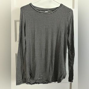 B&W striped long sleeve shirt